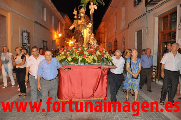Procesión del patrón de Fortuna, San Roque, por las calles del pueblo.